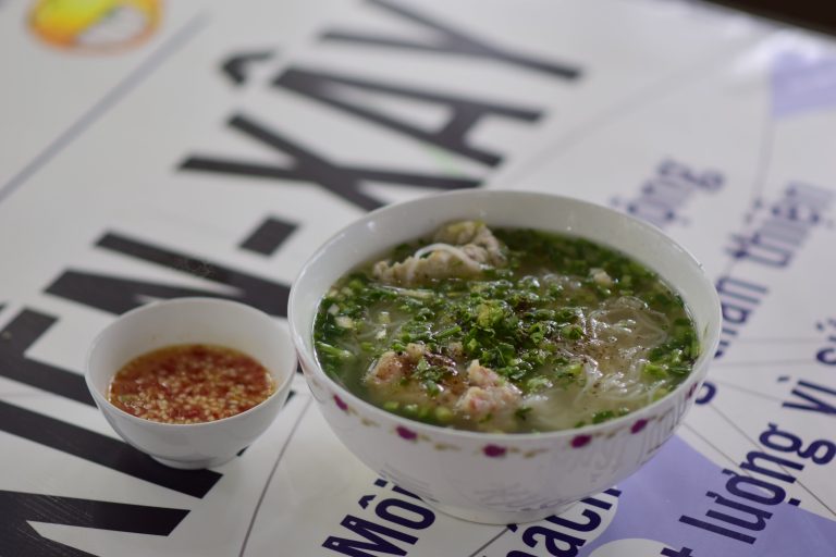 Tô theo sở thích bún quậy kiến xây