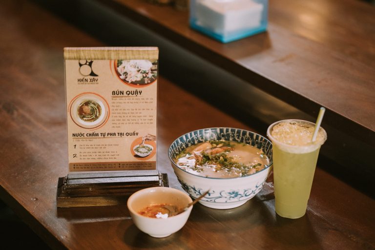 Tô thập cẩm - Bún quậy kiến xây
